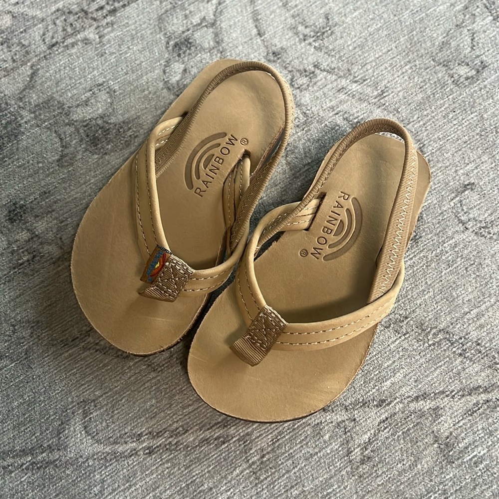 New w/o box - toddler size 6 rainbow sandals